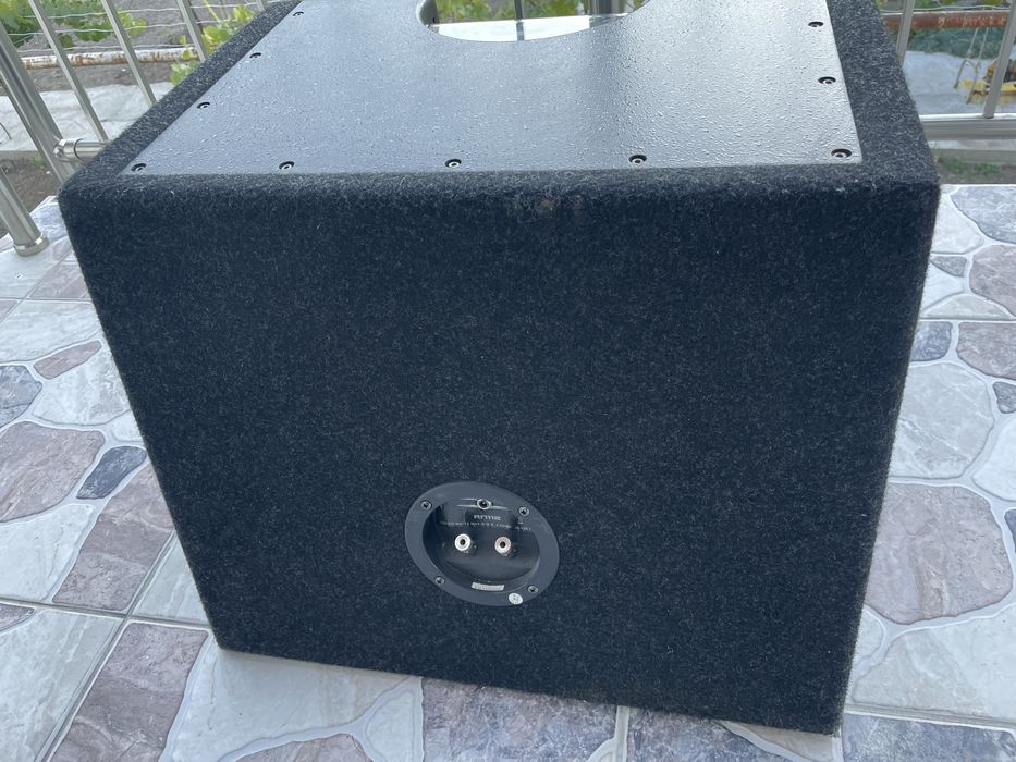 Rodek & Axton бас каса и усилвател