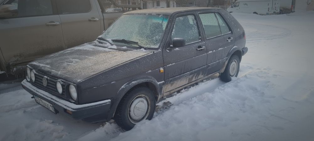 Продам гольф 2.     На уверенном ходу