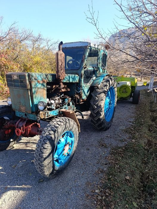 Трактор сотилади.