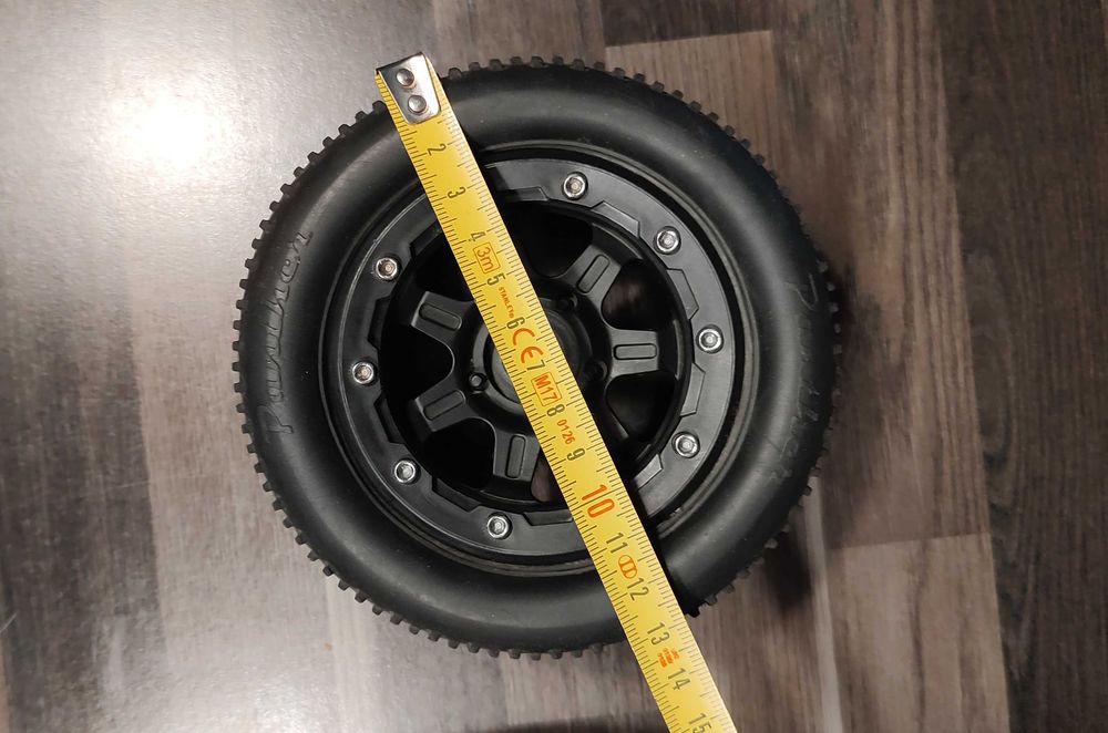 Set 4 roti automodel 1:8 Hex 17 beadlock