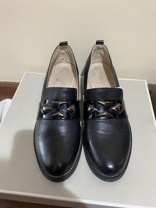 Женские черные лоферы