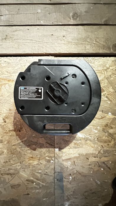 Subwofer Bose  auto  cu amplificator incorporat