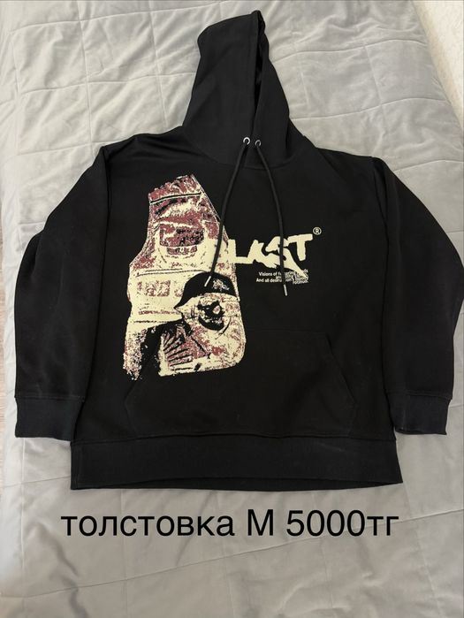 Продам футболки, кофты и тд