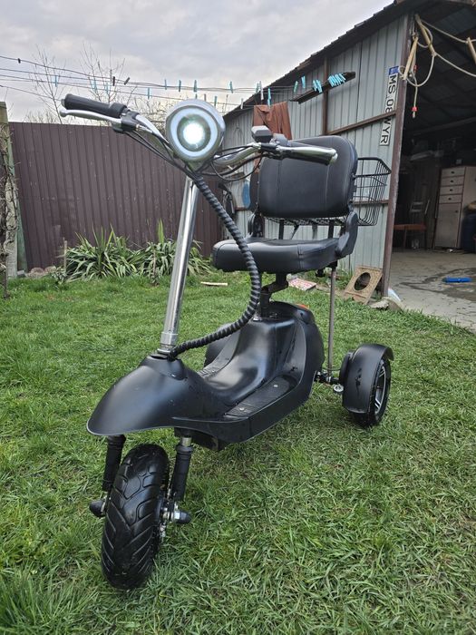 Vand tricicleta electrica pentru adulti