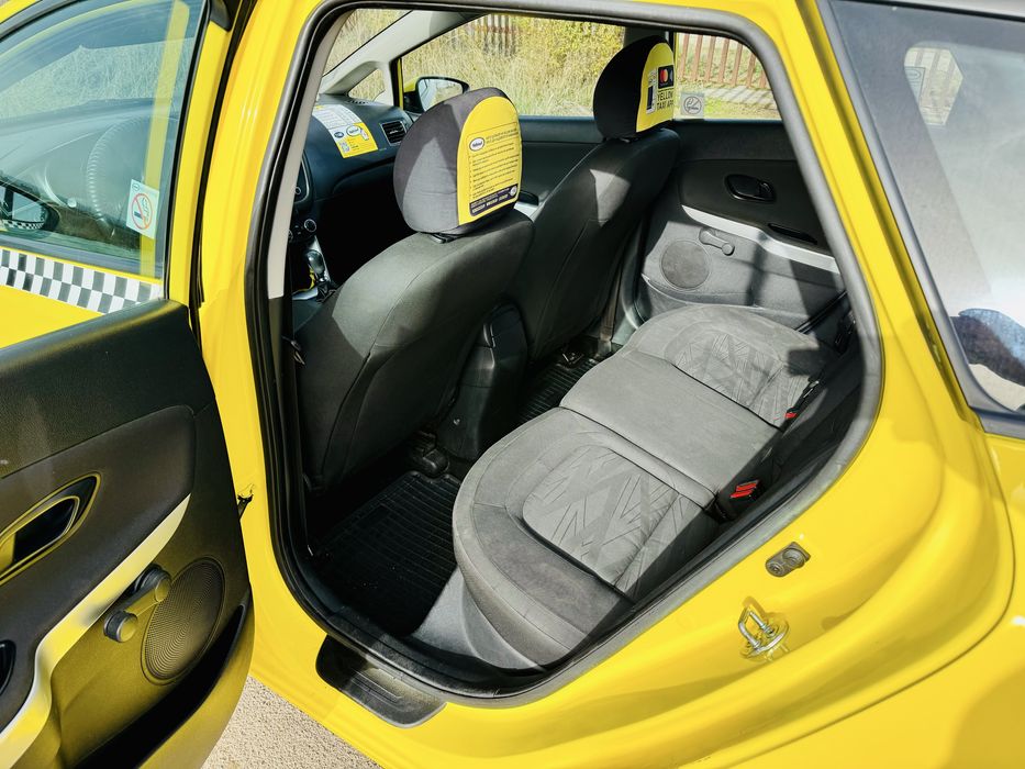 Kia Ceed 1.4 101 к.с фейс работещо такси към Yellow