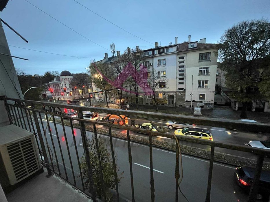 Дава се под наем Тристаен апартамент в Варна, Център - 90 кв.м за 900 € - Снимка #6