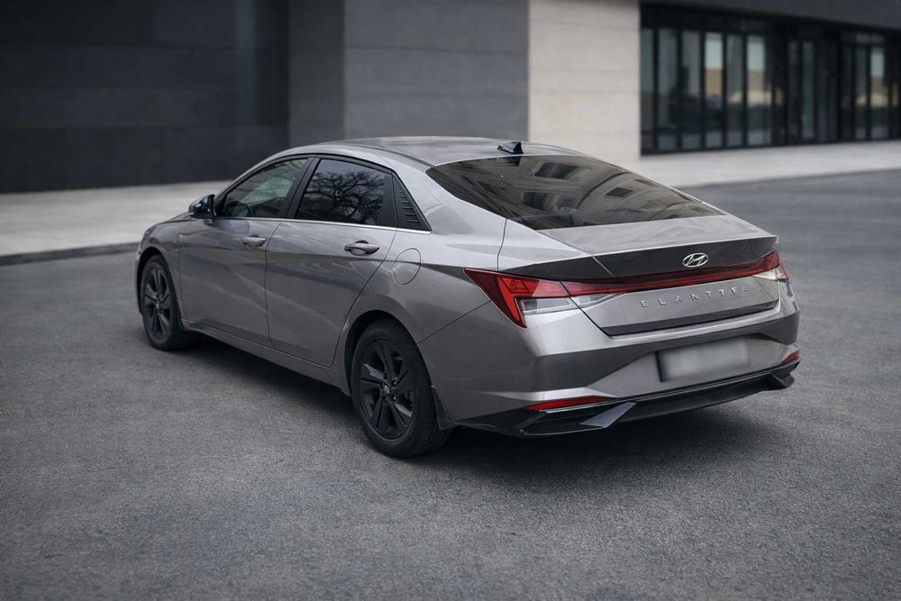 Hyundai Elantra 2021 — от единственного владельца