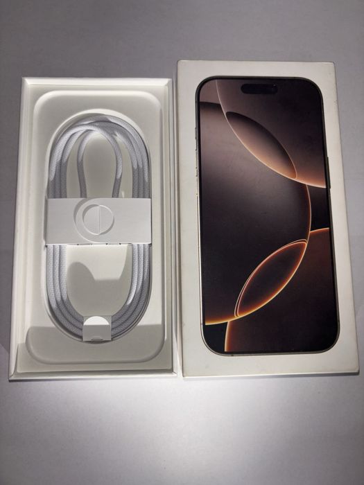 iPhone 16 Pro 128GB Desert Titanium | Чисто нов | Пълен комплект | ТЕЛЕФОНЪТ Е ЗАКЛЮЧЕН КЪМ АМЕРИКАНСКИ ОПЕРАТОР!