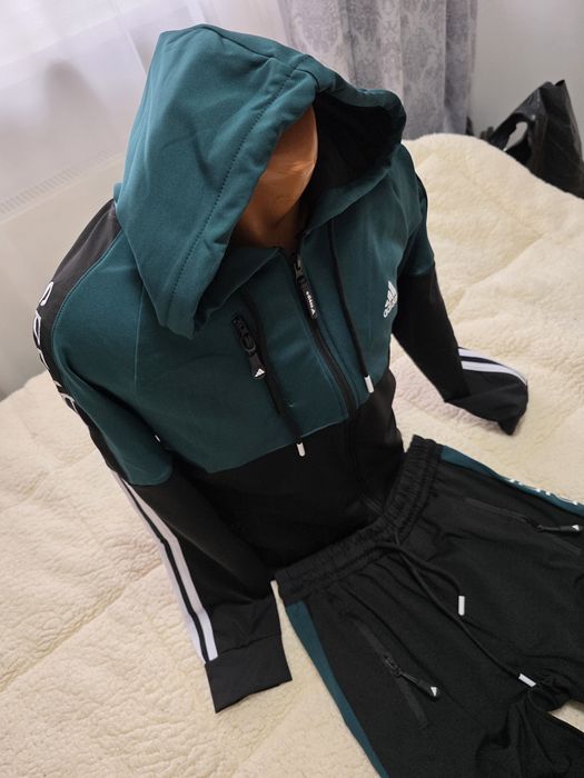 Trening complet Adidas 2 modele, unul de femei unul bărbați