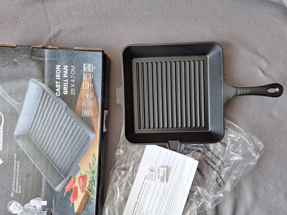Tigaie   grill din fonta pura COOKING BY  HEINNER   dimensiuni   25 x 4.7 cm