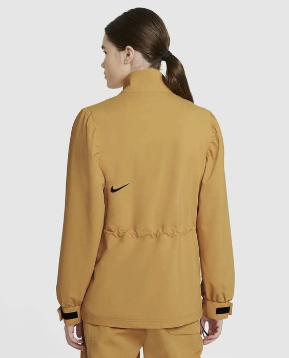 Дамско пролетно яке Nike tech XS размер