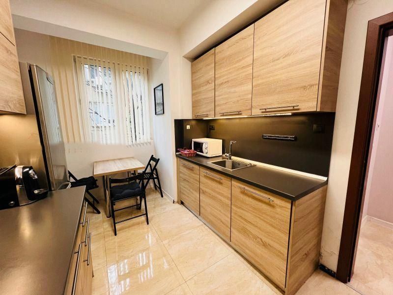 Дава се под наем Четиристаен апартамент в София, Център - 120 кв.м за 1095.99 € - Снимка #4