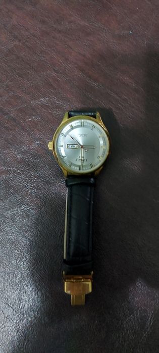 Продам часы Швейцария.