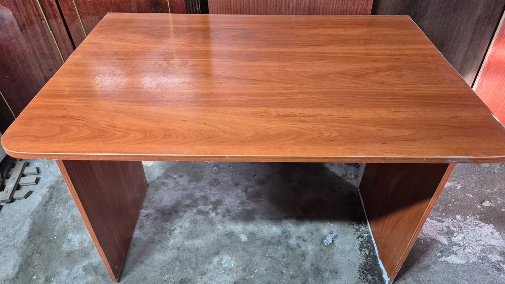 Продам рабочий стол (парта) и тумба