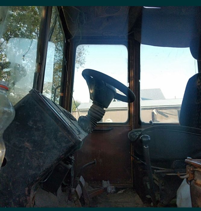 Продаётся ДТ-75 колёсный с плугом