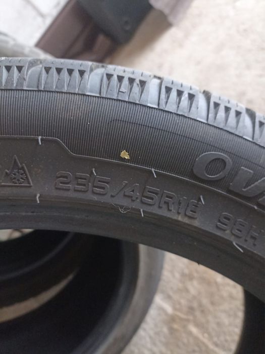 Продам шины (лепучка)