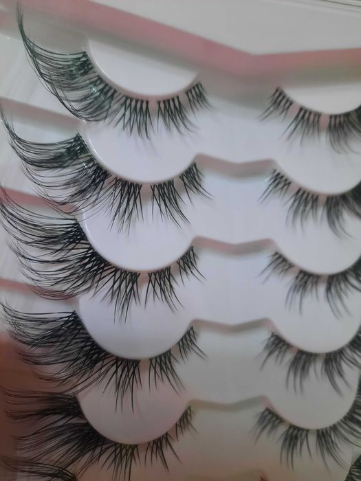 Продам накладные ресницы