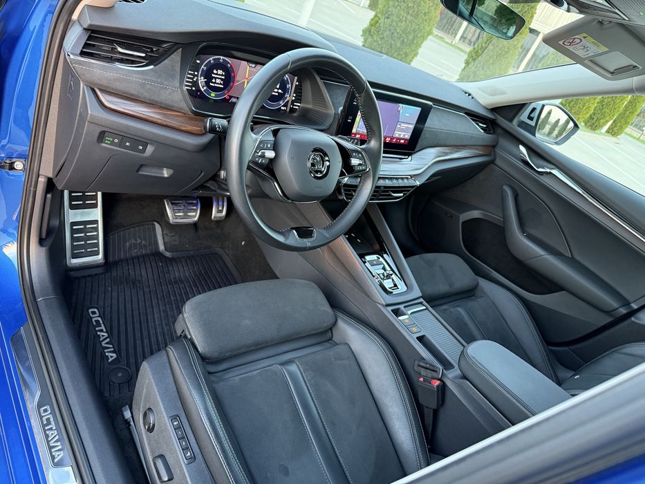 Skoda Octavia Scout DSG 4X4 matrix/Distronic/Heas Up Display