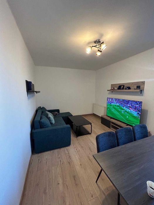 Vând apartament camere..