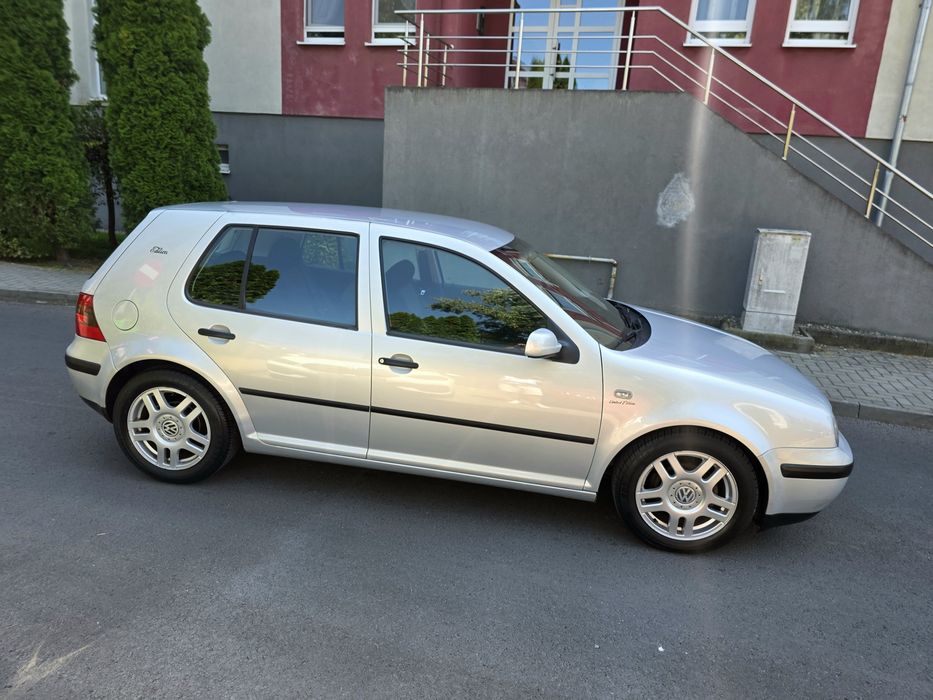 VOLKSWAGEN Golf 2000 — imagine 3