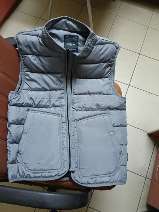 Vesta noua Replay,mărimea L, originala,cod produs M8411.000.84976