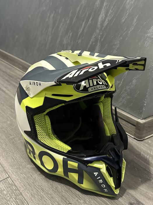 Каска Airoh TWIST 2 xl