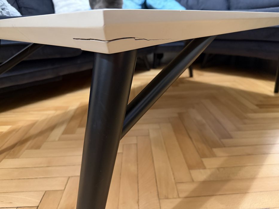 Трапезна маса със столове