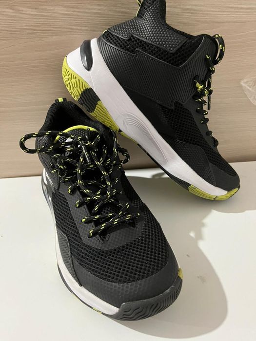 Баскетбольные кроссовки