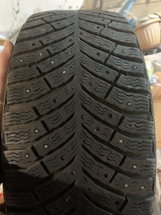 Продам зимне шины 215/55R17 комплек 40к