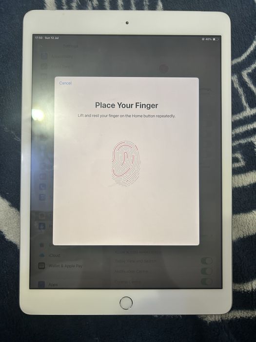 Vând iPad 7th 32gb
