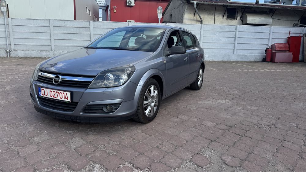 Opel Astra H 1,6 benzina Automat