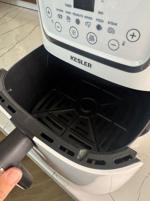 Продам аэрогриль новую