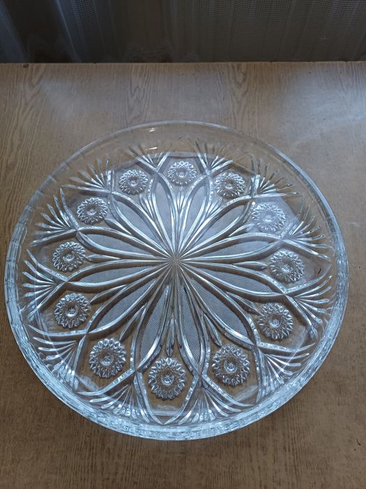 кристални подноси