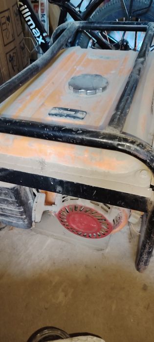 Generator dvijok benzinda iwlidi