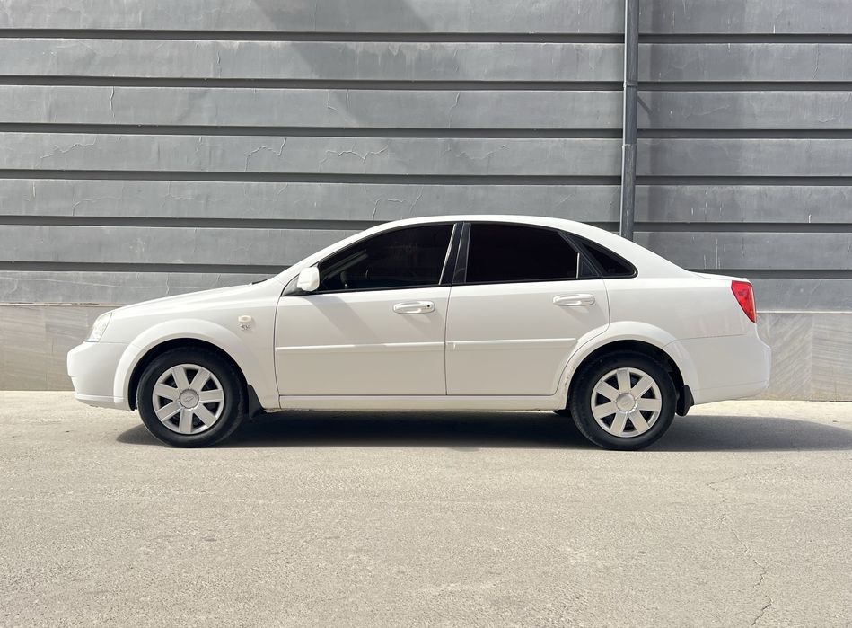 Lasetti, ласетти sotiladi.