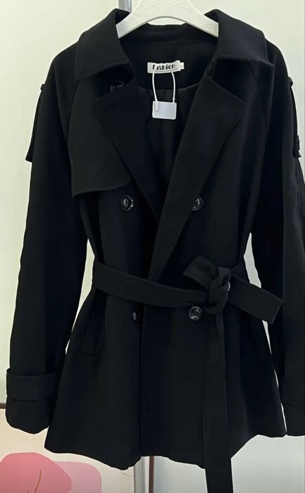 Новый красивый тренч