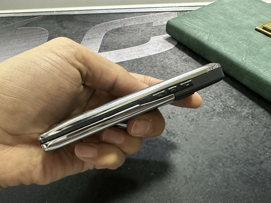 Nokia E51 orginal sotiladi