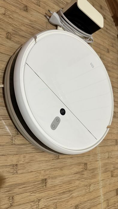 Продам моющий робот пылесос Xiaomi Mi Robot