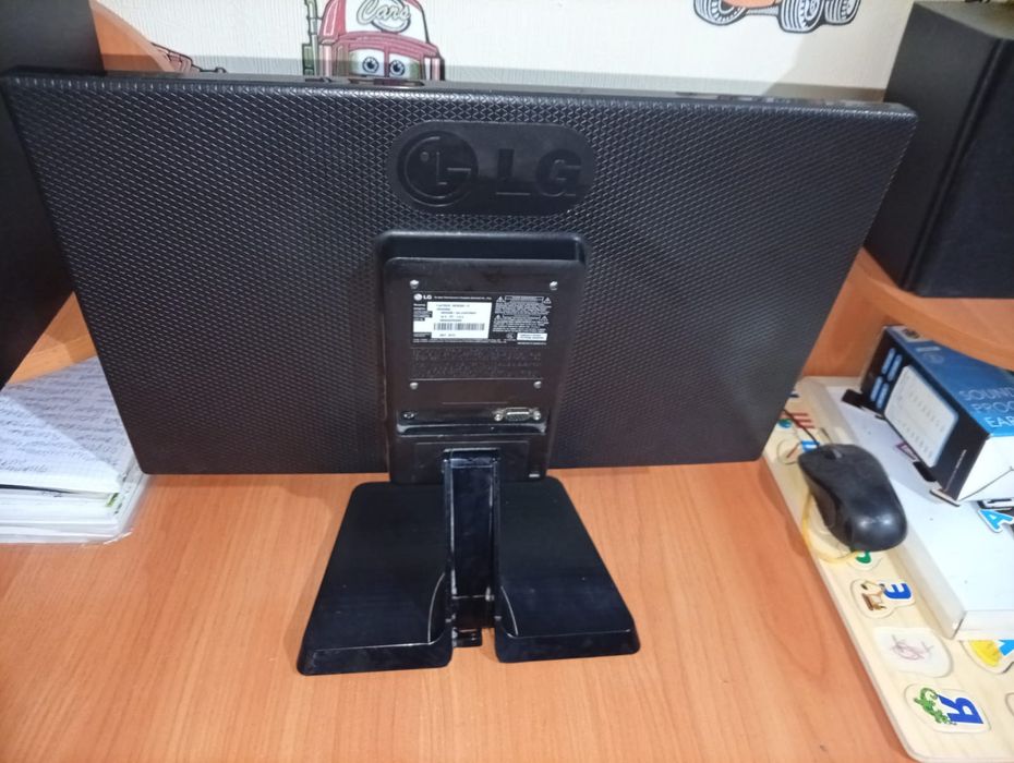Продам монитор LG