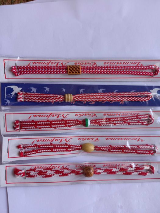 Евтини Мартеници на едро и дребно