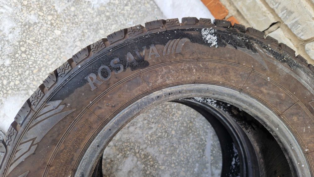 Продам две шины 175/70/13