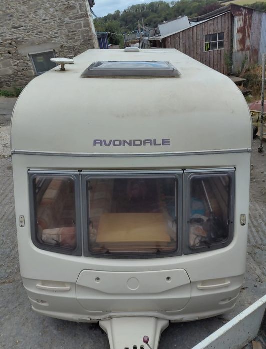 Rulota caravana Avondale 2004