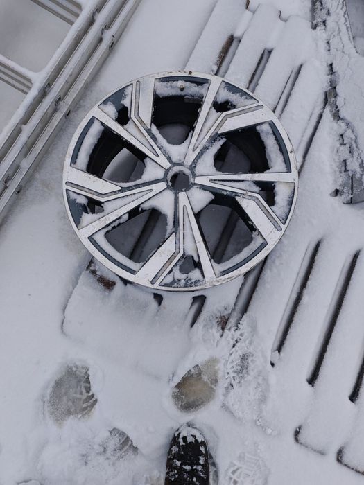 Janta Audi Q4 stare perfecta