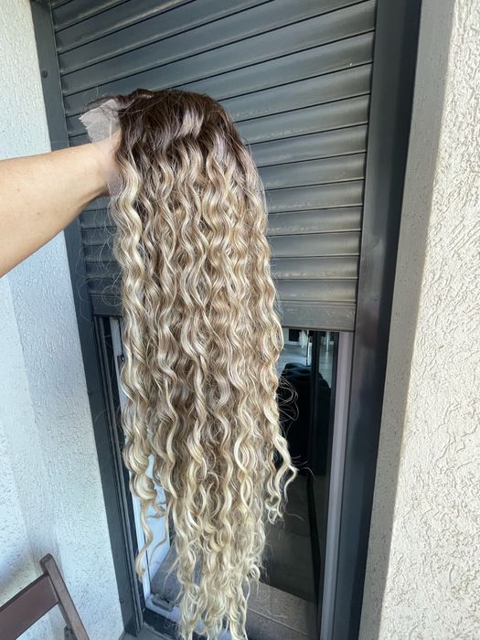 Peruca afro blonda  , lunga , ombre