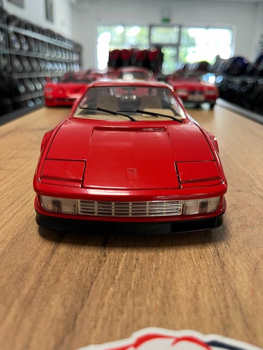 Метална колекционерска количка модел BURAGO FERRARI  1984г.1:18