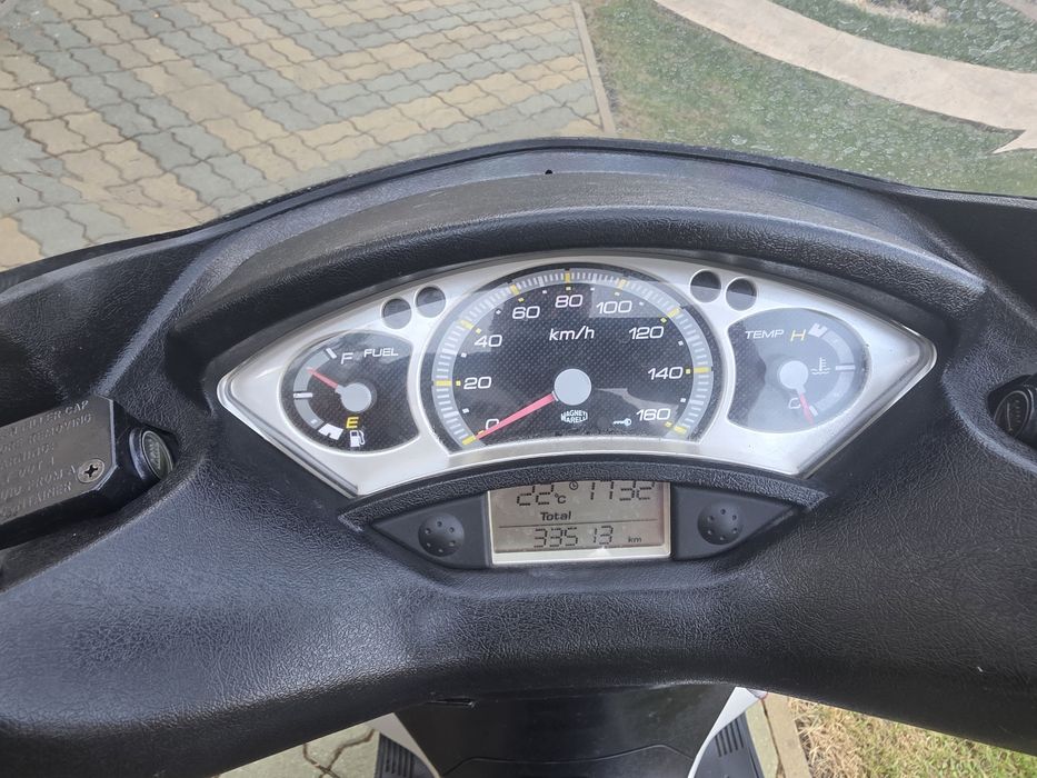 Vand Yamaha Xmax 250 cm3