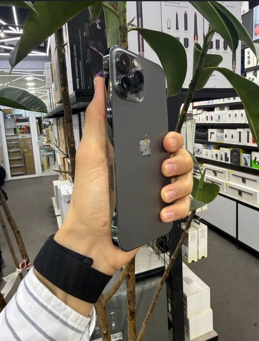 Iphone 13 pro max srochna sotiladi