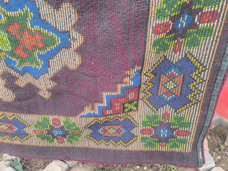 Вълнен  комплект за диван,фотьойли и табуретки