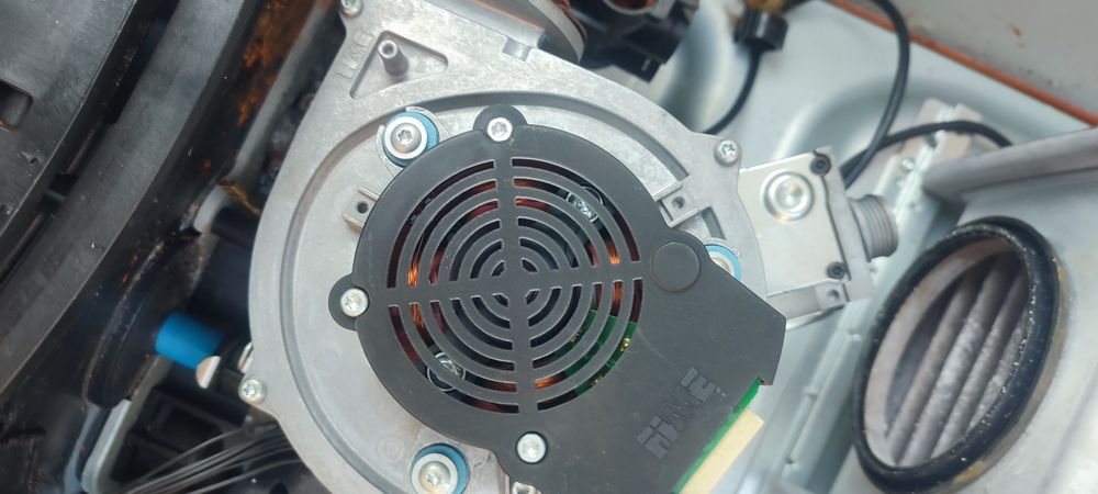 Ventilator si vana de gaz ariston hs cares