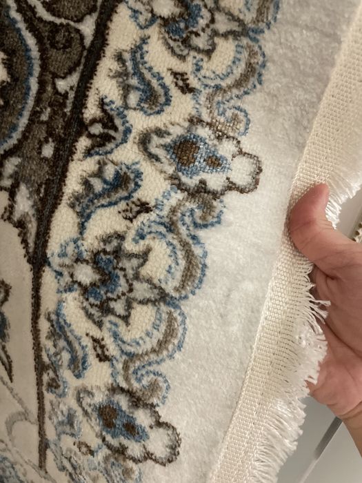 Ковер новый красивый